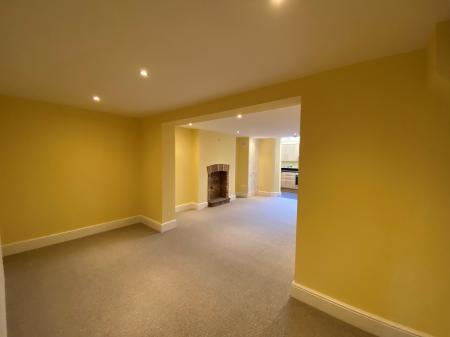 1 bedroom Flat to let in Warwick Street, Rugby, CV21