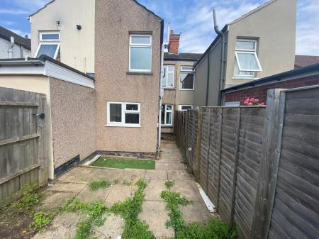 2 bedroom Terraced House to let in Gladstone Street, New Bilton, Rugby, CV21