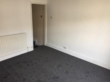 2 bedroom Terraced House to let in Houston Road, Rugby, CV21