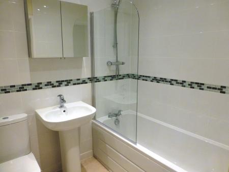 2 bedroom Terraced House to let in Pinfold Street, Rugby, CV21