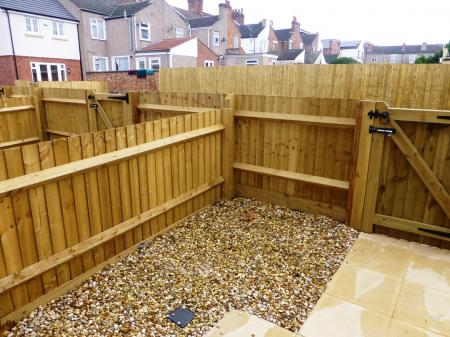 2 bedroom Terraced House to let in Pinfold Street, Rugby, CV21