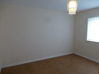 1 bedroom Flat to let in Overslade Lane, Rugby, CV22