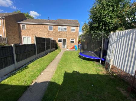 3 bedroom Semi-detached house to let in Norton Leys, Hillside, Rugby, CV22