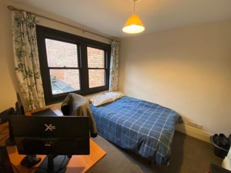 1 bedroom Flat to let in High Street, Rugby, CV21