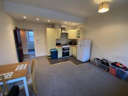 1 bedroom Flat to let in High Street, Rugby, CV21
