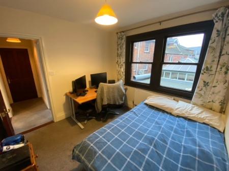 1 bedroom Flat to let in High Street, Rugby, CV21