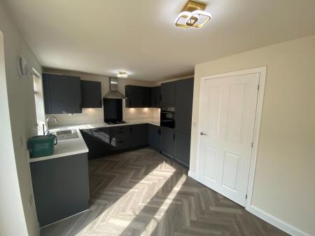 3 bedroom Town house to let in Ultramarine Close, Rugby, CV22