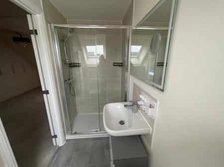 3 bedroom Town house to let in Ultramarine Close, Rugby, CV22