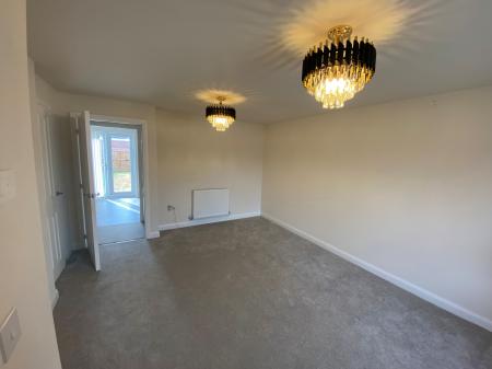 3 bedroom Town house to let in Ultramarine Close, Rugby, CV22