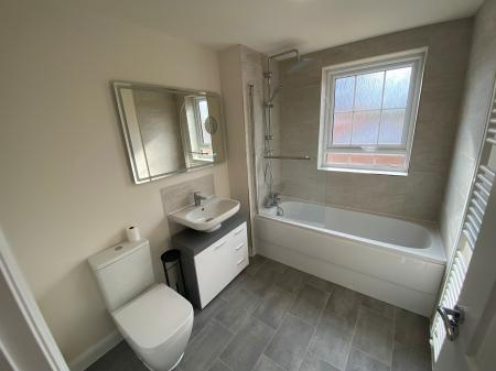 3 bedroom Town house to let in Ultramarine Close, Rugby, CV22