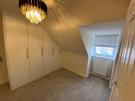 3 bedroom Town house to let in Ultramarine Close, Rugby, CV22