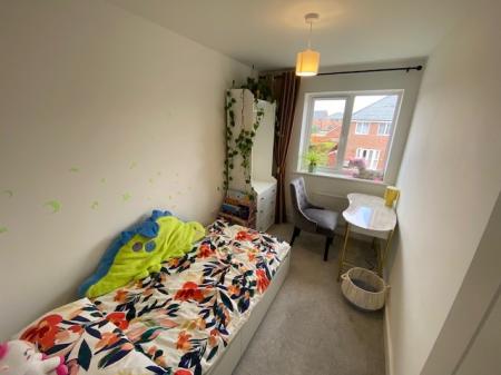 3 bedroom Semi-detached house to let in White Oak Road, Rugby, CV22
