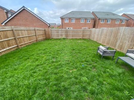 3 bedroom Semi-detached house to let in White Oak Road, Rugby, CV22