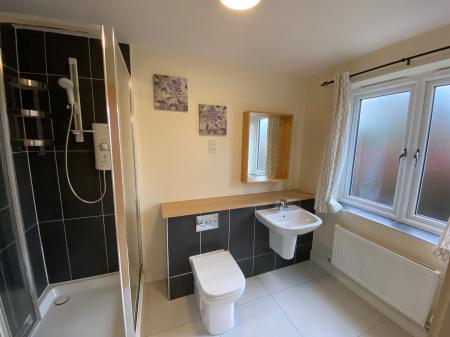 2 bedroom Flat to let in Technology Drive, Rugby, CV21