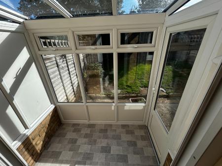 2 bedroom Semi-detached house to let in Heather Close, Bilton, Rugby, CV22