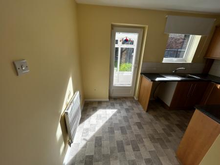 2 bedroom Semi-detached house to let in Heather Close, Bilton, Rugby, CV22
