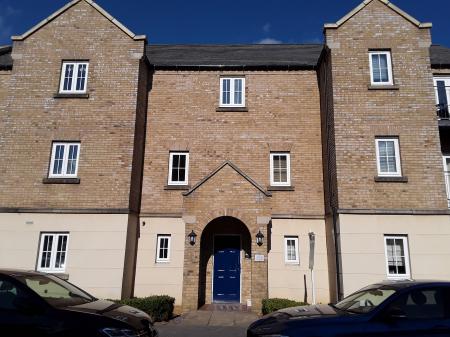 2 bedroom Flat to let in Avocet Close, Coton Park, Rugby, CV23