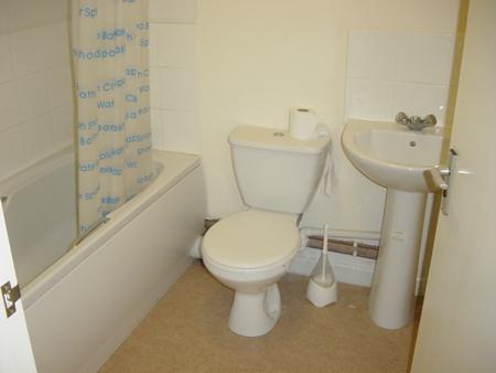 1 bedroom Flat to let in Cambridge Street, Rugby, CV21