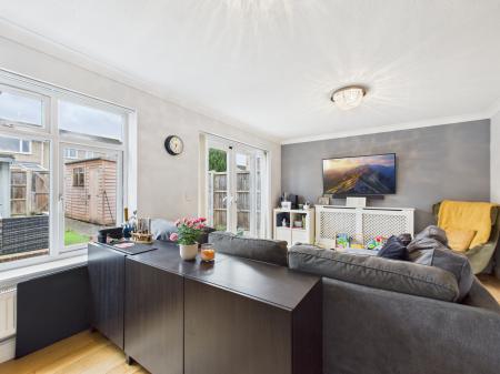 3 bedroom End of terrace house for sale in Burnley Close, Tadley, RG26