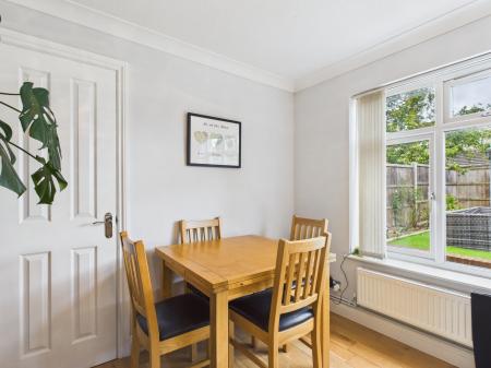 3 bedroom End of terrace house for sale in Burnley Close, Tadley, RG26