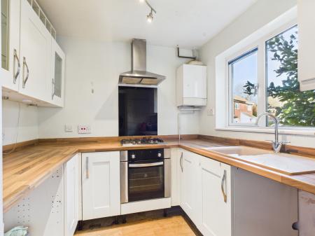 3 bedroom Terraced House for sale in Candover Close, Tadley, RG26