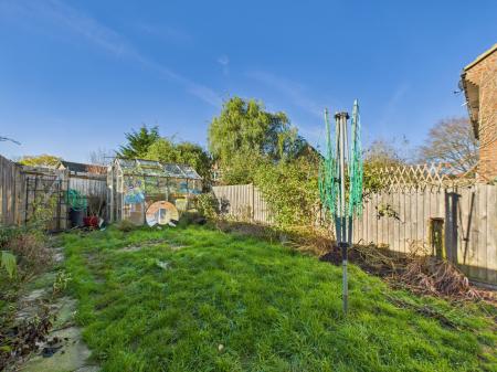 3 bedroom Terraced House for sale in Candover Close, Tadley, RG26