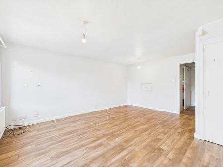 3 bedroom Terraced House for sale in Candover Close, Tadley, RG26