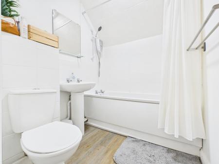 1 bedroom Flat for sale in Christy Court, Tadley, RG26