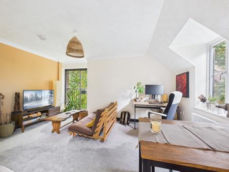 1 bedroom Flat for sale in Christy Court, Tadley, RG26