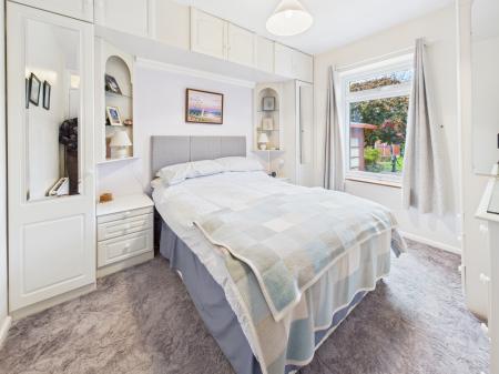 5 bedroom Detached bungalow for sale in Fairlawn Road, Tadley, RG26