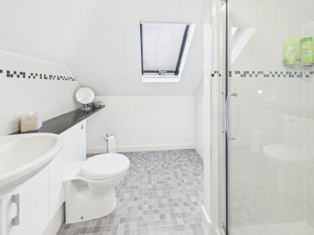 5 bedroom Detached bungalow for sale in Fairlawn Road, Tadley, RG26