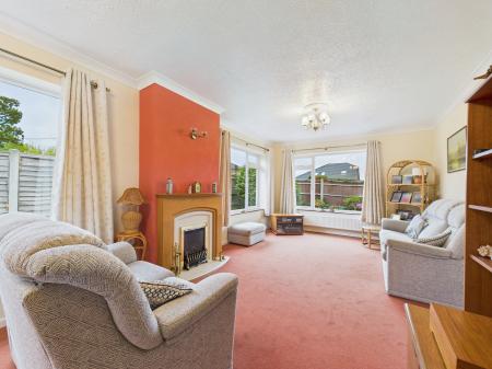 5 bedroom Detached bungalow for sale in Fairlawn Road, Tadley, RG26