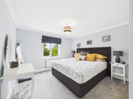 5 bedroom Detached house for sale in Farriers Close, Bramley, RG26