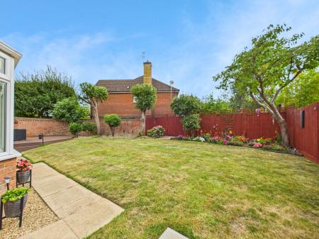 5 bedroom Detached house for sale in Farriers Close, Bramley, RG26