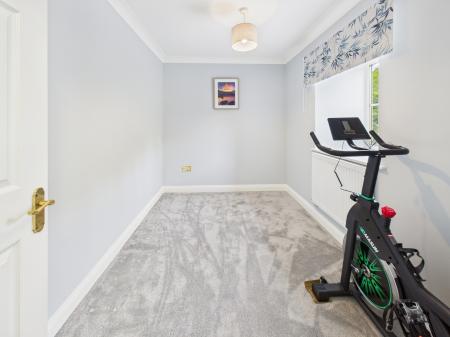 5 bedroom Detached house for sale in Farriers Close, Bramley, RG26