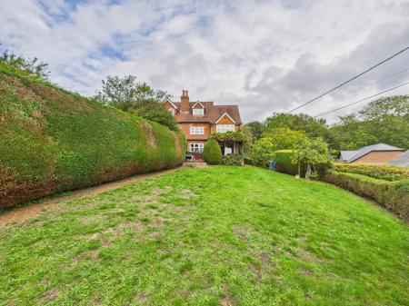 Haughurst Hill, Baughurst, RG26