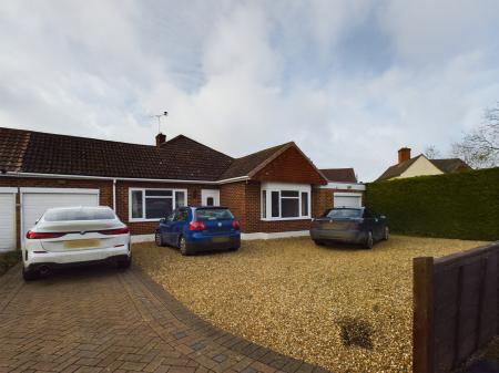3 bedroom Bungalow for sale in Heath Road, Pamber Heath, RG26