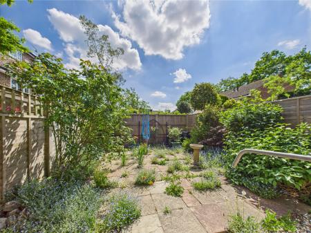 3 bedroom Terraced House for sale in Jubilee Close, Pamber Heath, RG26