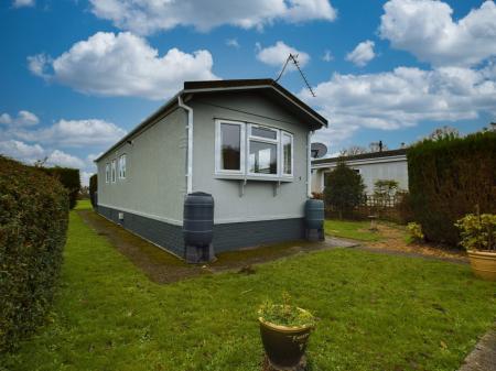 2 bedroom Park home for sale in Laburnum Rise, Thatcham, RG19