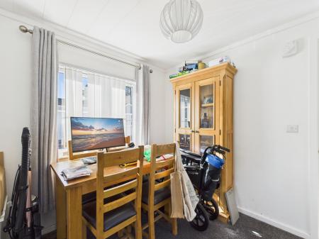 2 bedroom Park home for sale in Loddon Court Farm Park Homes, Reading, RG7