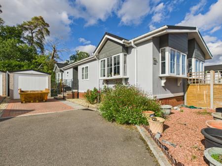 Loddon Court Farm Park Homes, Reading, RG7