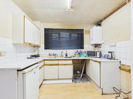 3 bedroom Semi-detached house for sale in Long Grove, Tadley, RG26