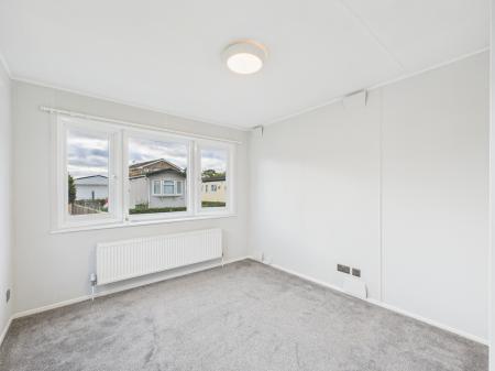 2 bedroom Park home for sale in Meadow Park, Sherfield-On-Loddon, RG27