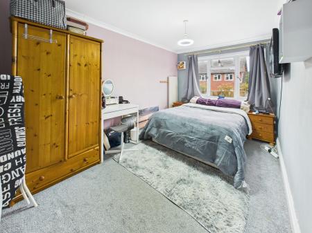 3 bedroom Detached bungalow for sale in Mount Pleasant, Tadley, RG26