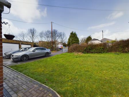 3 bedroom Detached bungalow for sale in Mount Pleasant, Tadley, RG26