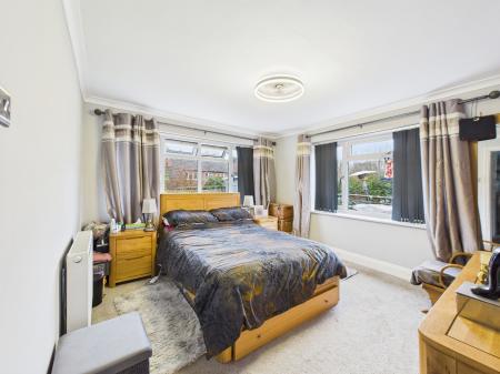 3 bedroom Detached bungalow for sale in Mount Pleasant, Tadley, RG26