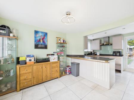 3 bedroom Semi-detached house for sale in Mulfords Hill, Tadley, RG26
