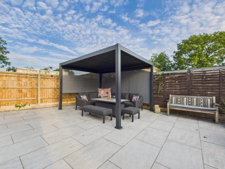 3 bedroom Semi-detached house for sale in Mulfords Hill, Tadley, RG26