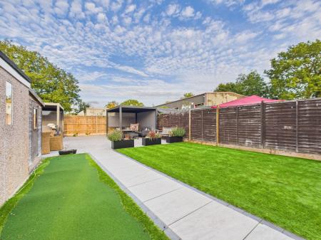 3 bedroom Semi-detached house for sale in Mulfords Hill, Tadley, RG26