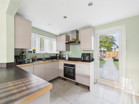 3 bedroom Semi-detached house for sale in Mulfords Hill, Tadley, RG26